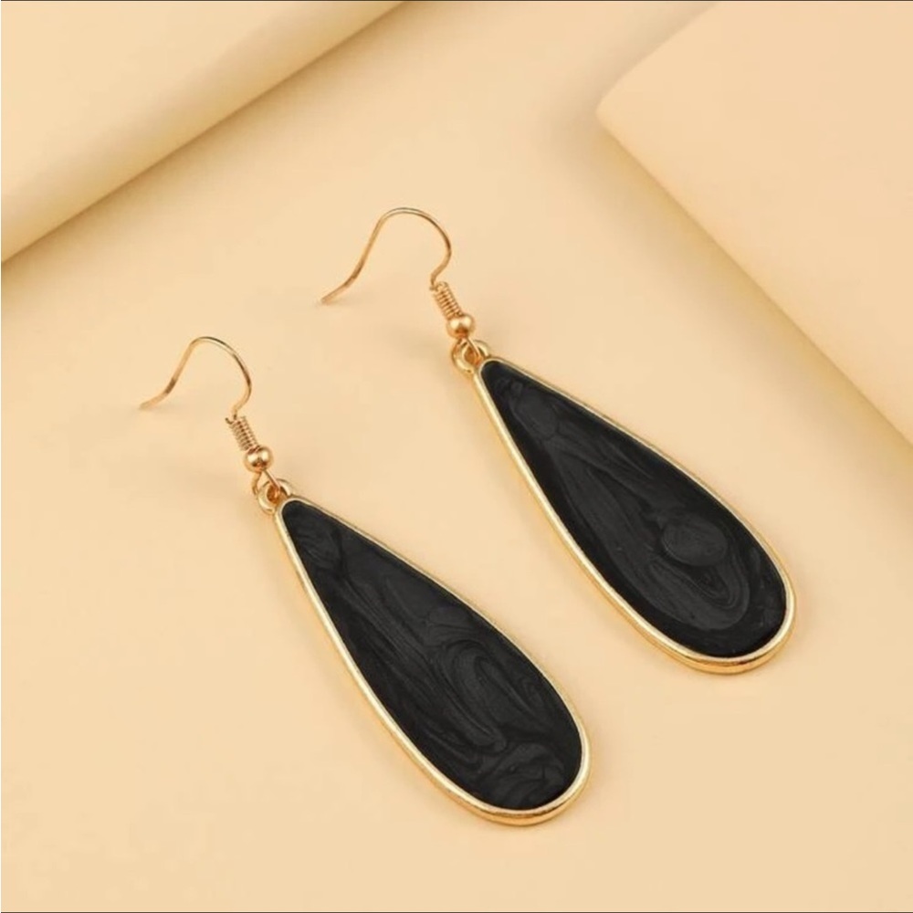 Fancy Black Tear Drop Gold Earrings